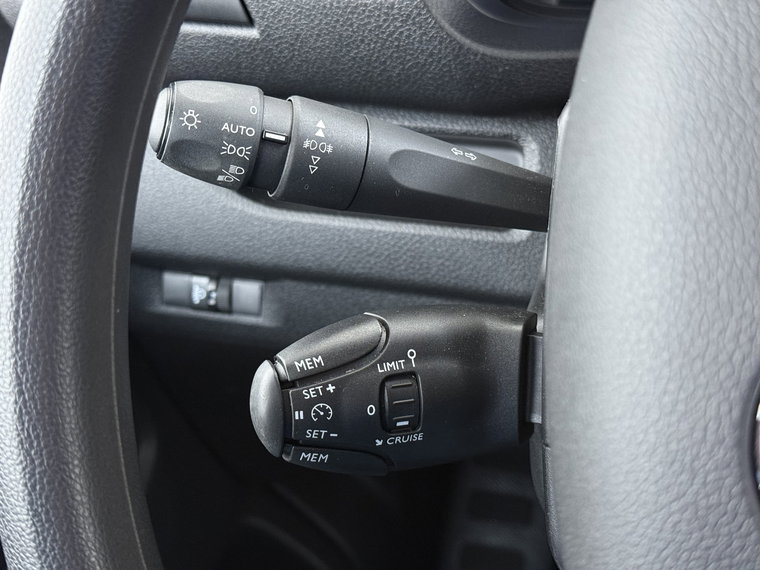 Vehicle Image 27