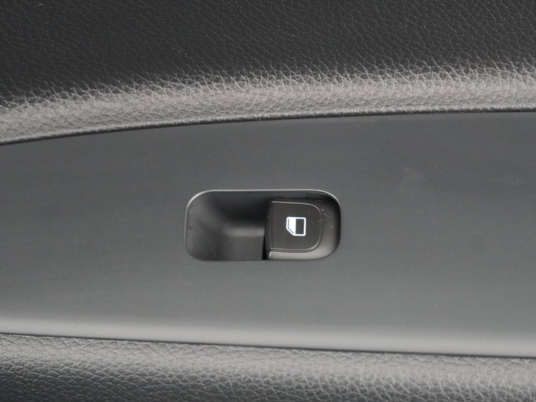 Vehicle Image 43