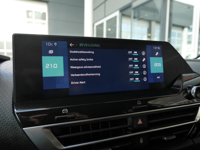 Vehicle Image 30