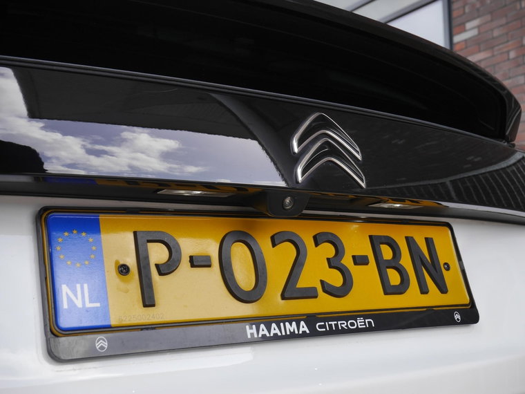 Vehicle Image 38