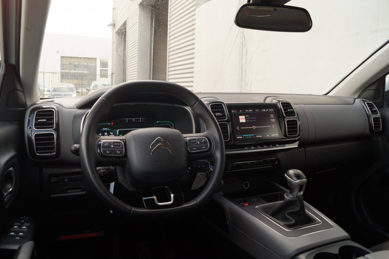 Vehicle Image 8