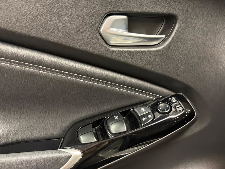 Vehicle Image 32