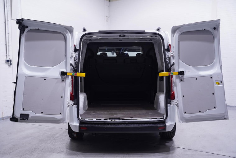 Vehicle Image 13