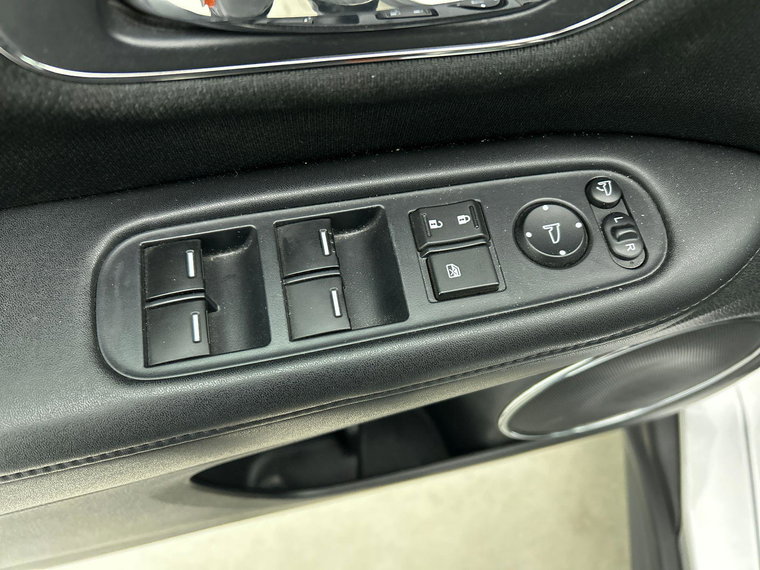 Vehicle Image 42