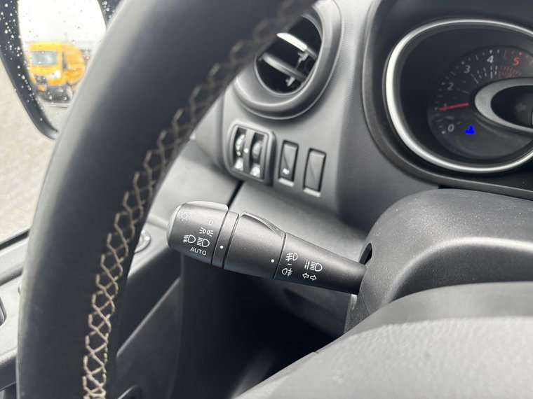 Vehicle Image 28