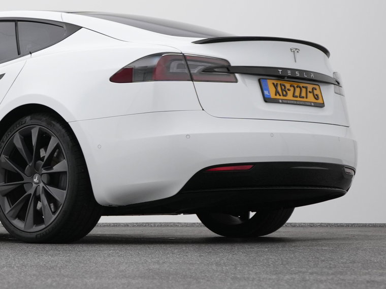 Vehicle Image 23