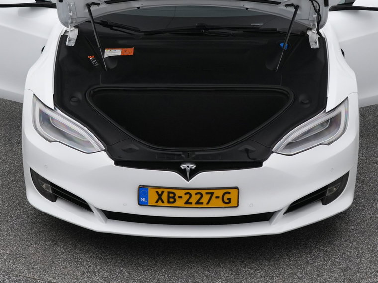 Vehicle Image 32