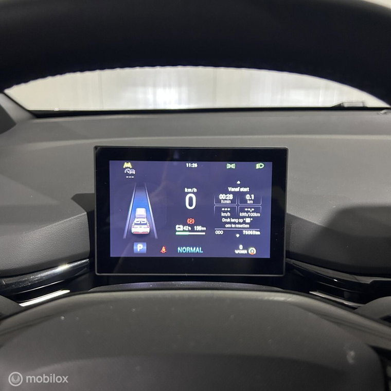 Vehicle Image 11