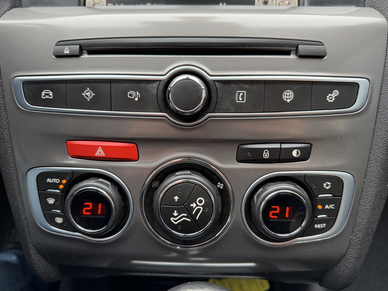 Vehicle Image 24