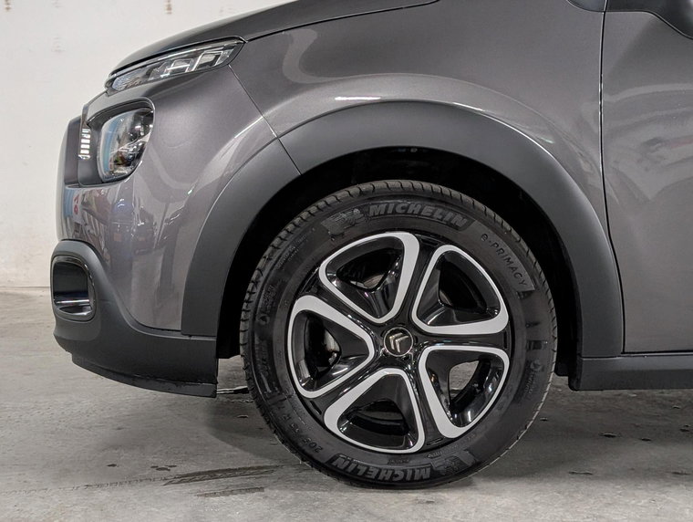 Vehicle Image 10