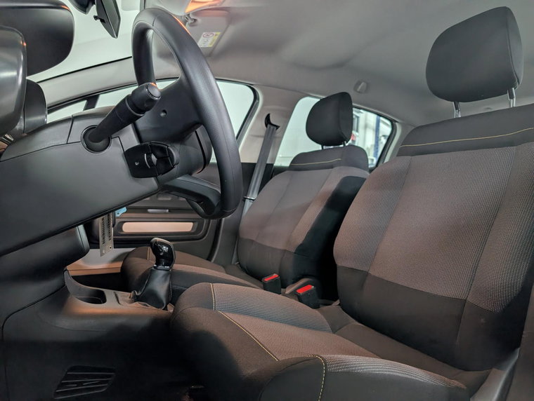 Vehicle Image 11