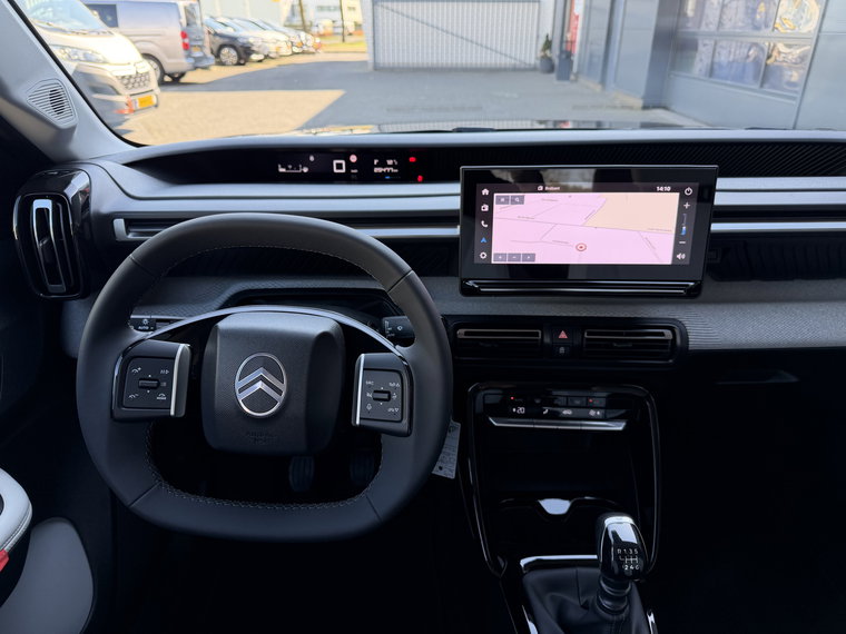 Vehicle Image 14