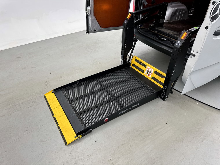 Vehicle Image 21