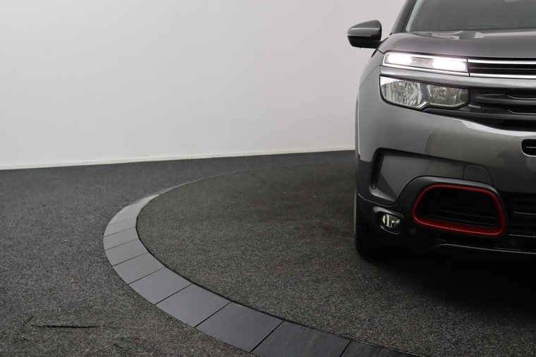 Vehicle Image 35