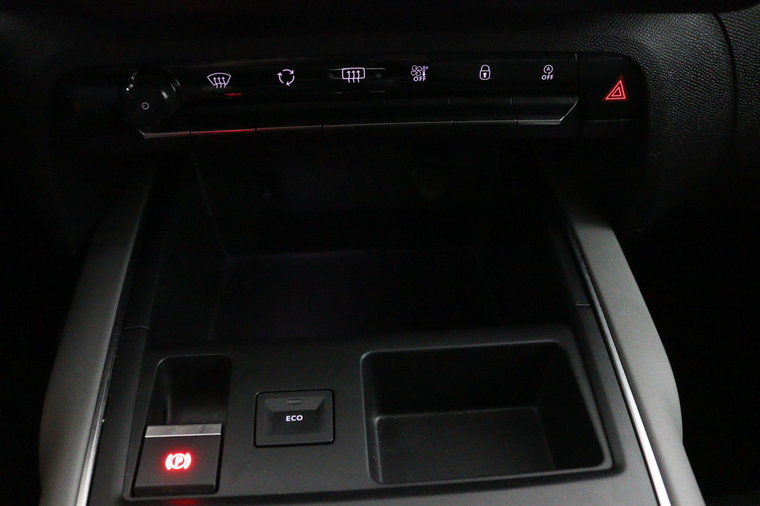 Vehicle Image 42