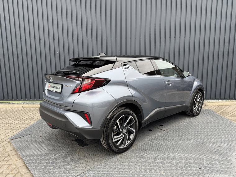 Vehicle Image 9