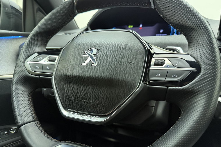 Vehicle Image 28