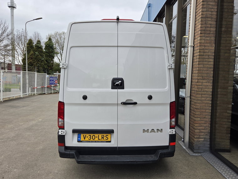 Vehicle Image 32