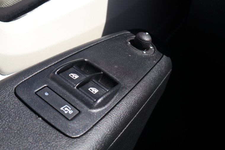 Vehicle Image 32
