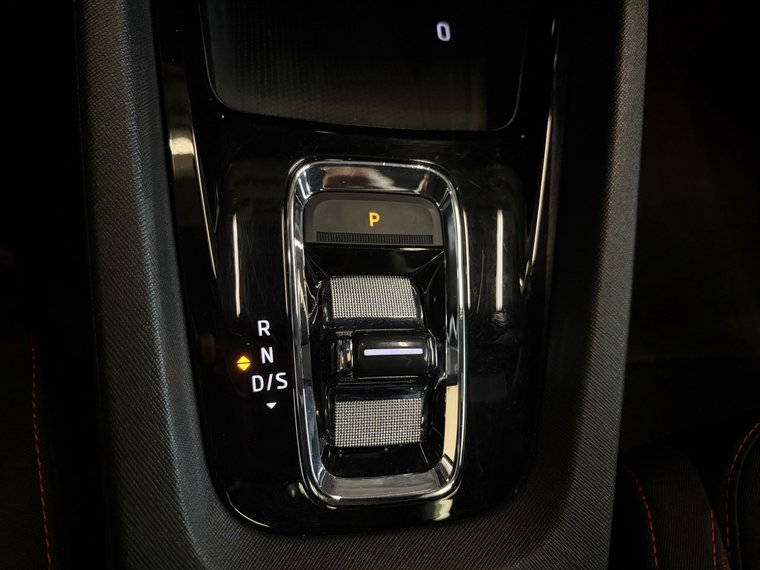 Vehicle Image 32