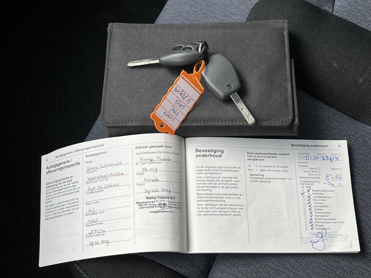 Vehicle Image 12