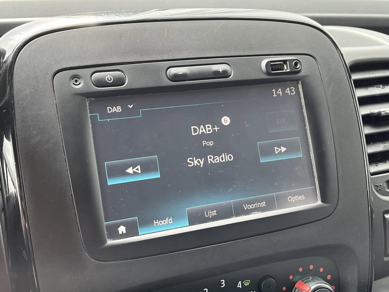 Vehicle Image 28