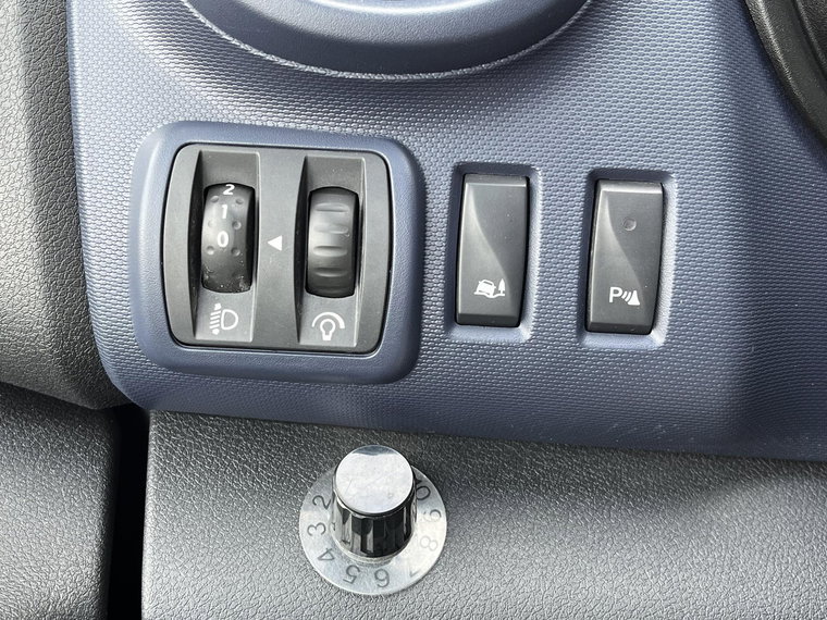 Vehicle Image 35