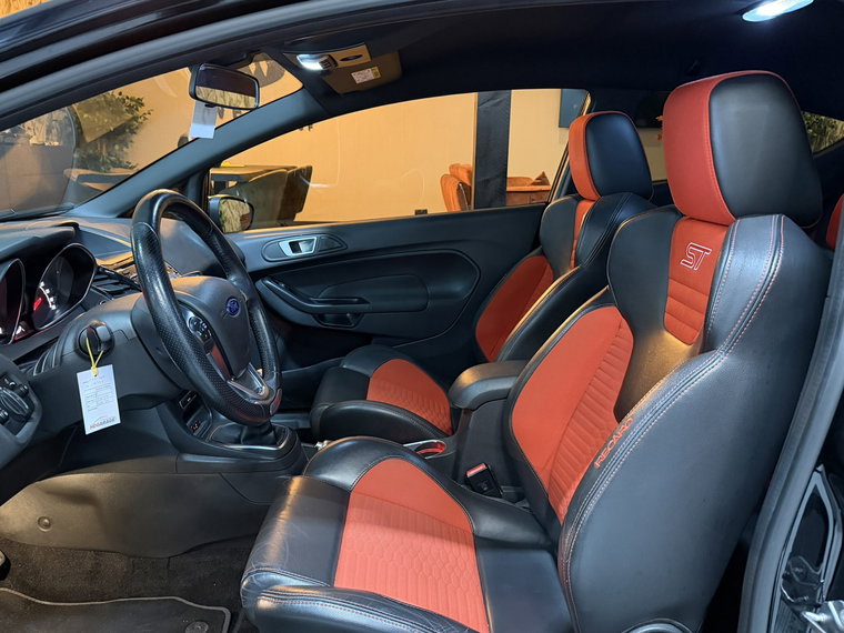 Vehicle Image 23