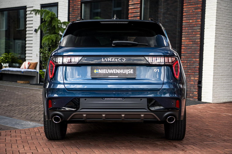 Vehicle Image 12