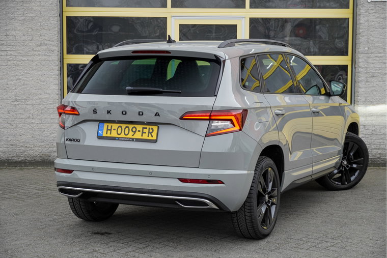 Vehicle Image 9