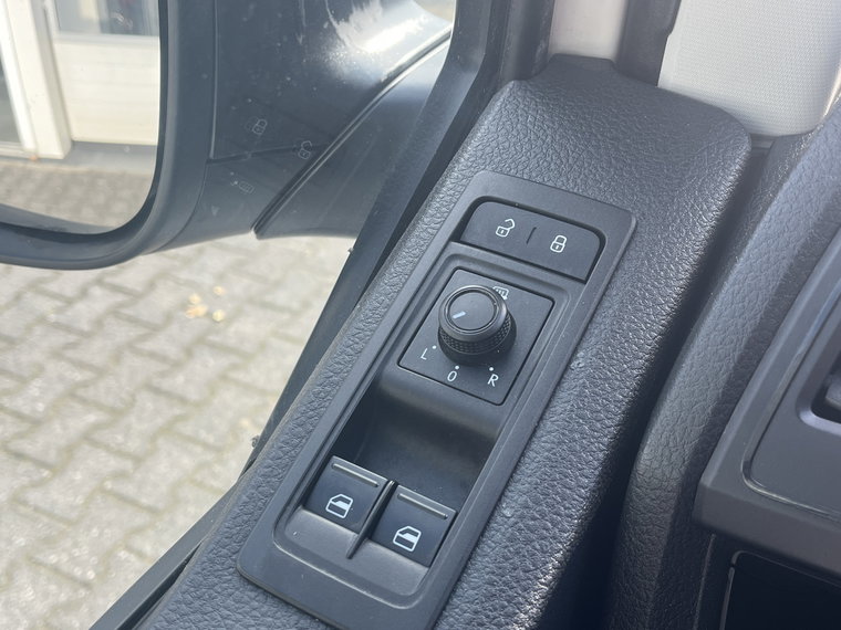 Vehicle Image 27