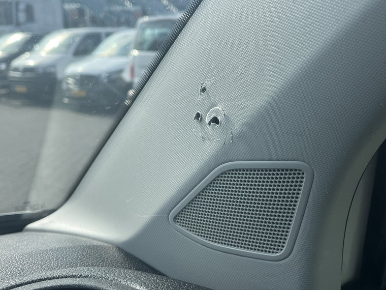 Vehicle Image 32