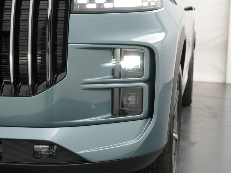 Vehicle Image 13