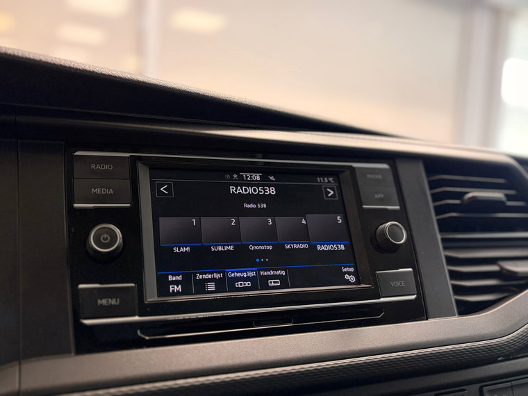 Vehicle Image 35