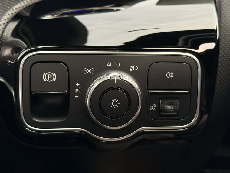 Vehicle Image 40