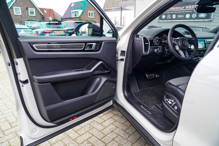 Vehicle Image 37