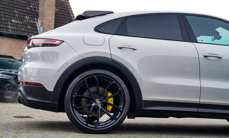 Vehicle Image 11
