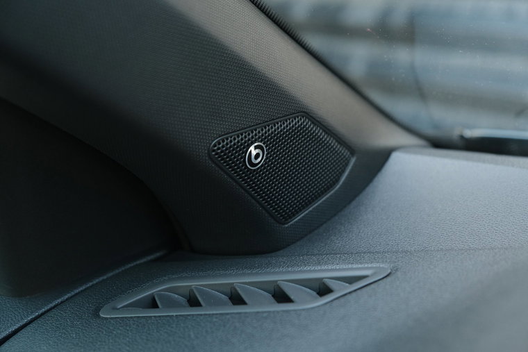 Vehicle Image 36