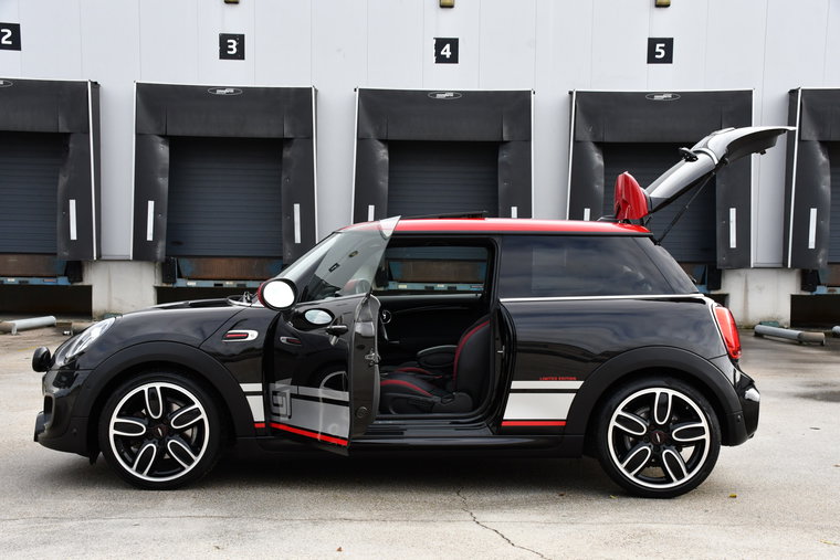 Vehicle Image 8