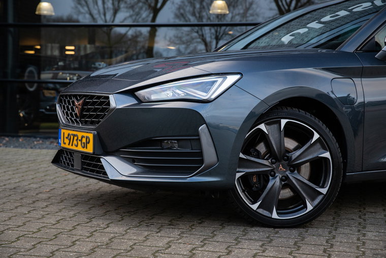 Vehicle Image 8