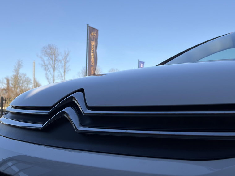 Vehicle Image 36