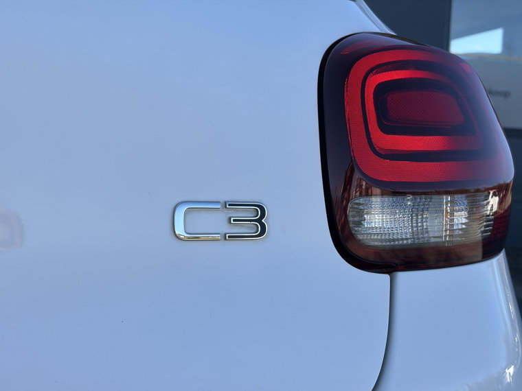Vehicle Image 38