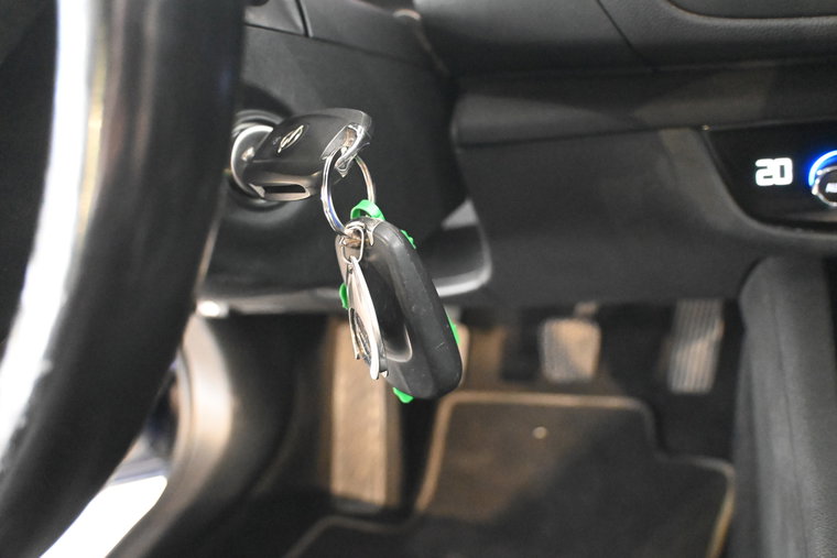 Vehicle Image 25