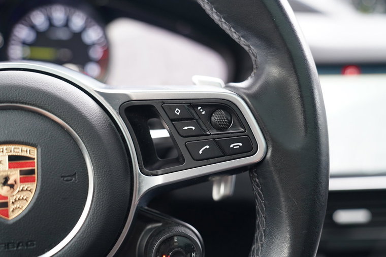 Vehicle Image 35