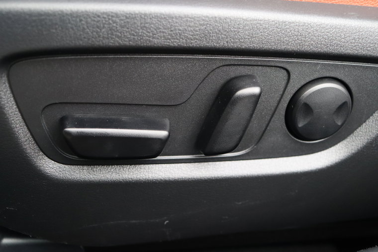 Vehicle Image 28