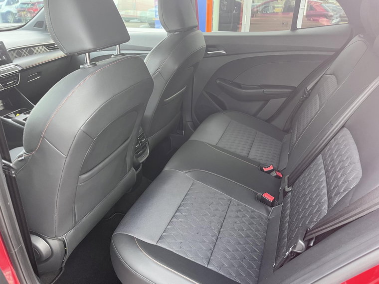 Vehicle Image 16
