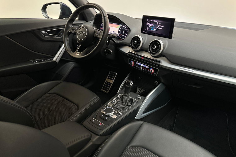 Vehicle Image 14