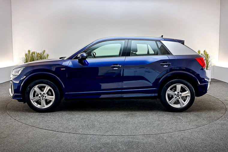 Vehicle Image 7