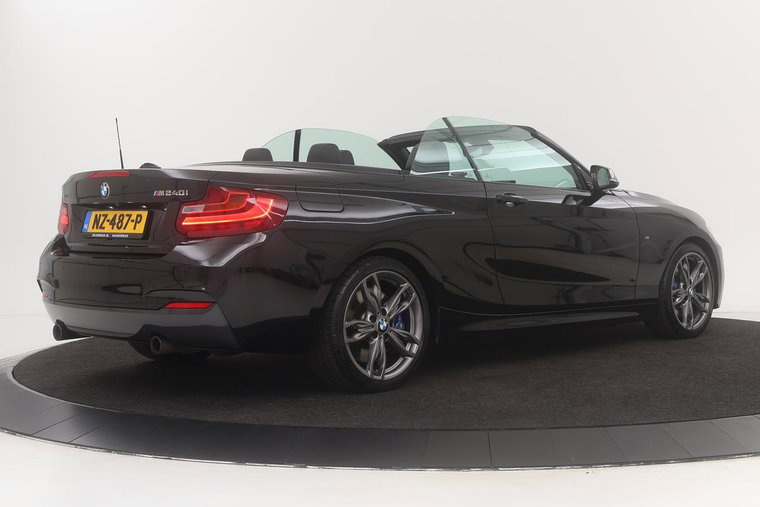 Vehicle Image 32