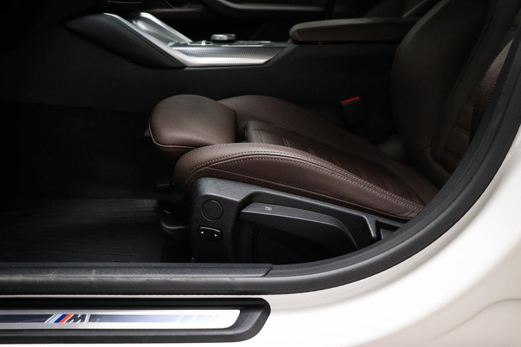 Vehicle Image 37
